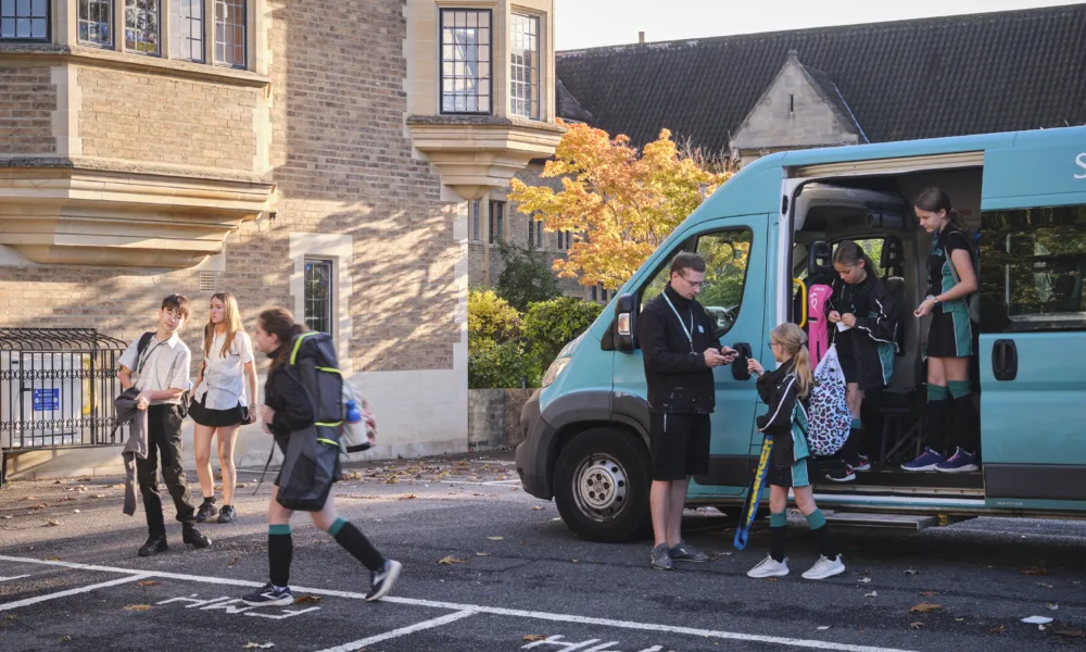 Photo Caption 1: Stephen Perse Foundation pupils using the school’s improved bus travel with Kura