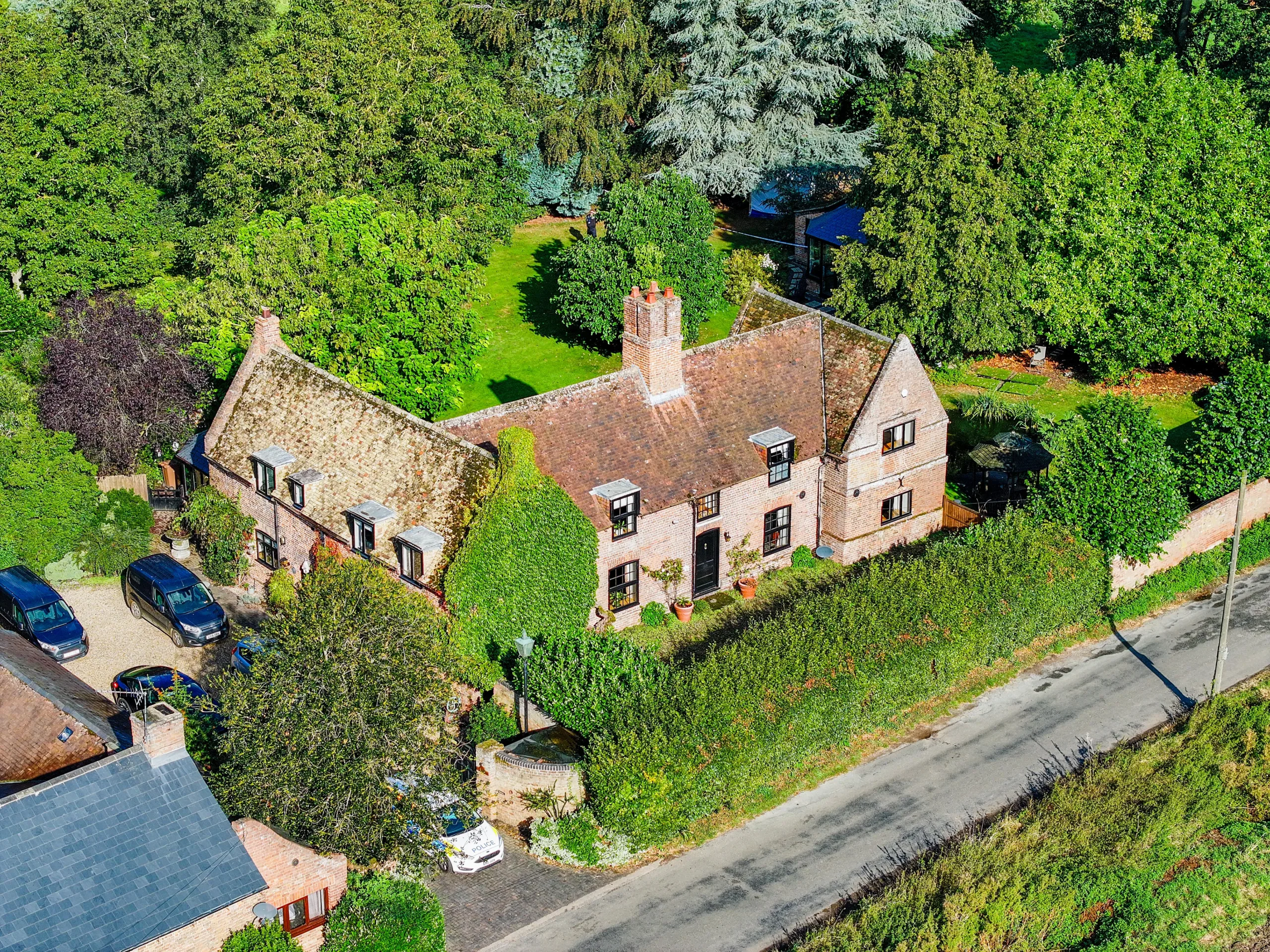 Police at Banyer Hall, Emneth, following the death. Aerial shot of house. PHOTO: Terry Harris