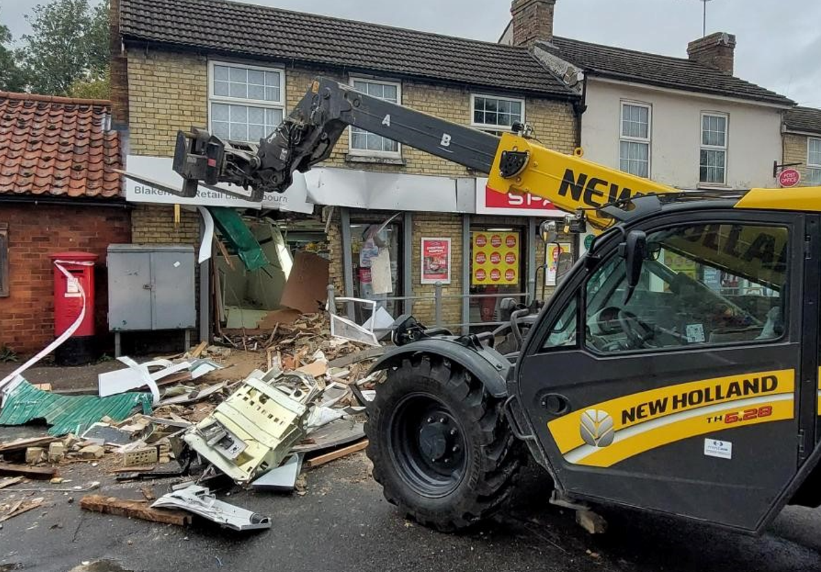 At least three men targeted the ATM in Bassingbourn using two stolen vehicles – a Mitsubishi L200 stolen last night and an Audi RS6, also stolen from Cambridgeshire.