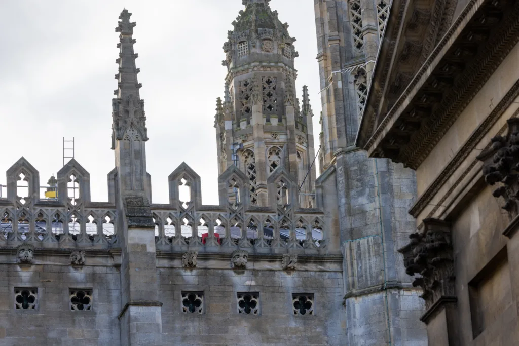 King’s College, Cambridge, has started placing solar panels on its iconic 15th century Chapel – despite opposition from local residents and organisations, including Historic England. PHOTO: BavMedia 