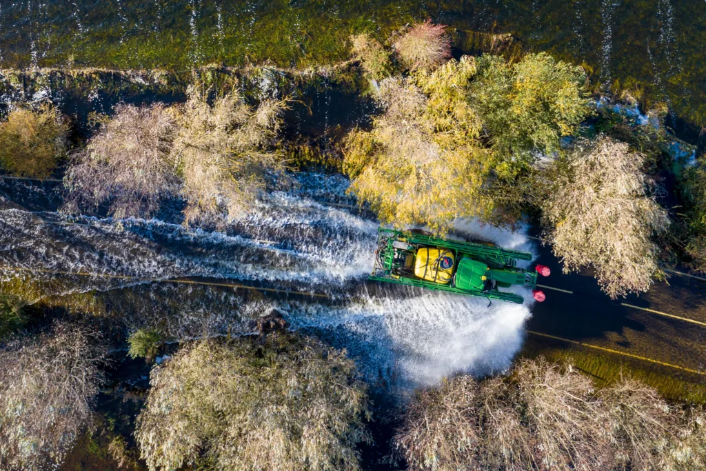 A1101 at Welney where many have chosen to find alternative routes today as water levels rise and most motorists have avoided, including those who attempted to cross but changed their mind. Bigger vehicles are still going through. PHOTO: Terry Harris for CambsNews 