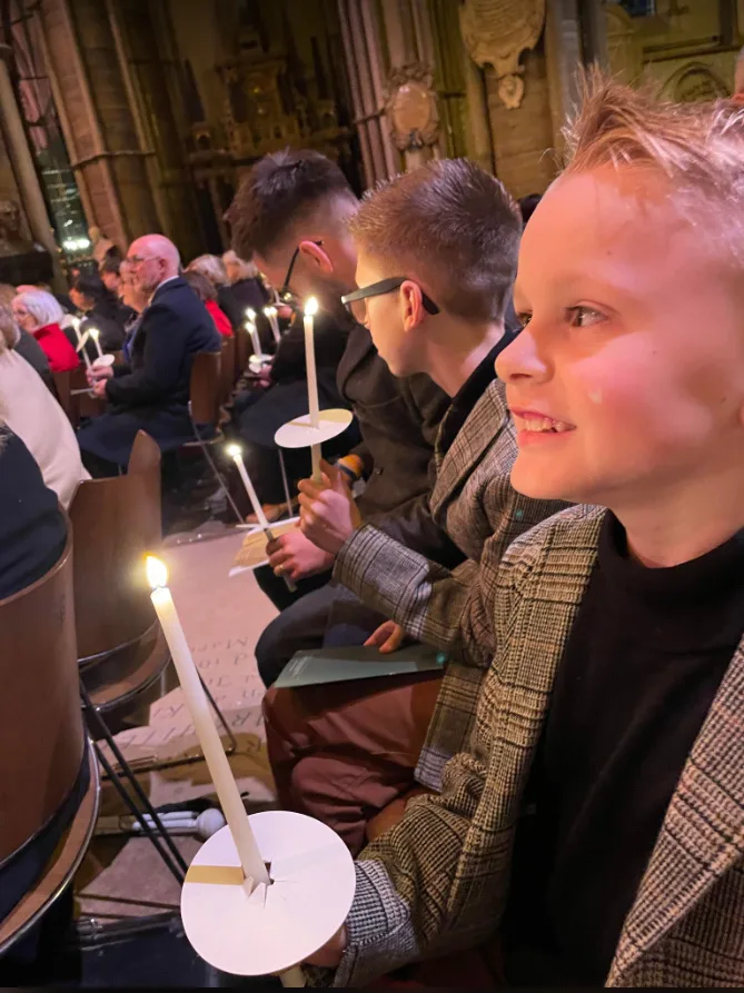 Ben and Sarah Dodkin, accompanied by their children Finley, Arthur, and Harrison, were among special guests invited to the Princess of Wales Christmas concert. The family’s efforts to raise awareness of Batten’s Disease prompted the VIP invite 