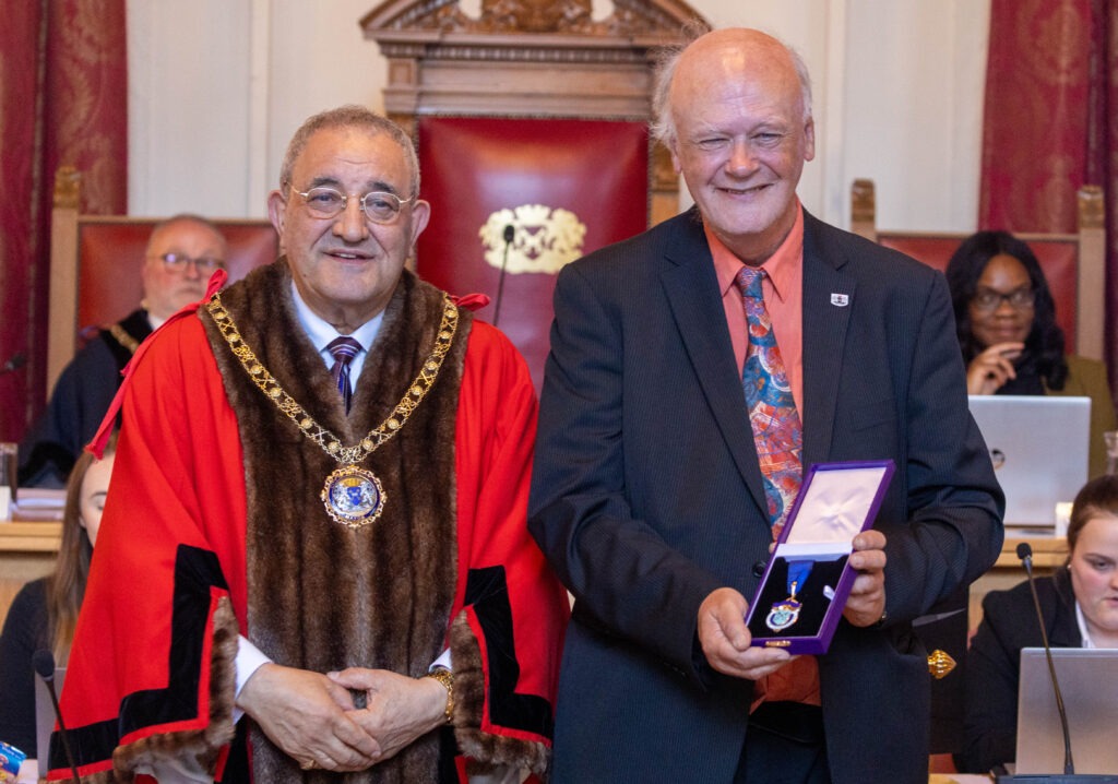 Mayor Marco Cereste with (right) outgoing mayor Nick Sandford PHOTO: Terry Harris