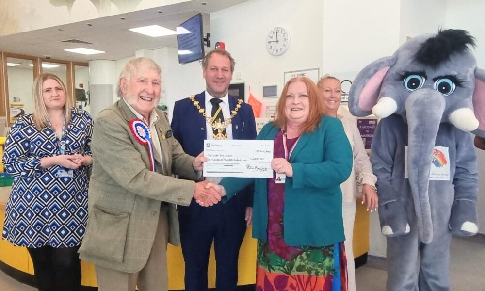 £4,000 donated to Hinchingbrooke Eye Clinic Hospitals Charity by fund raiser Colin Bedford from March